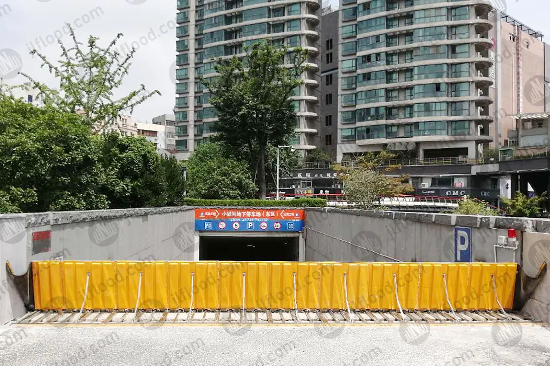 Automatic flood barrier at a hospital underground parking entrance in Suzhou