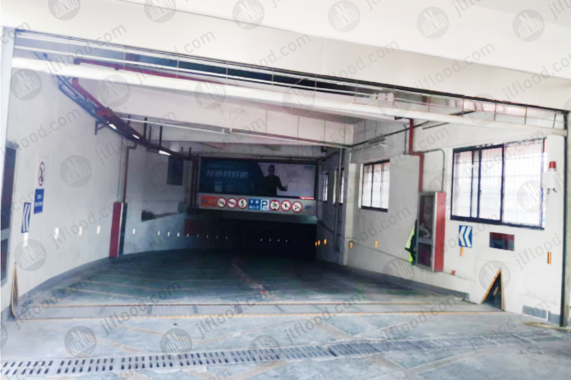 China Self closing flood barrier Factory, Factories