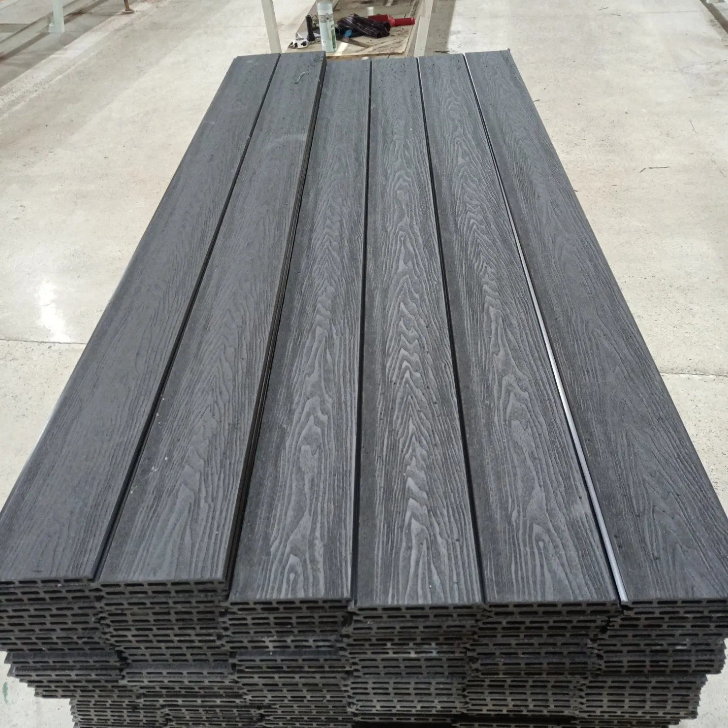 WPC Composite Flooring for Swimming Pool 25mm Thick Hollow Deck Plank