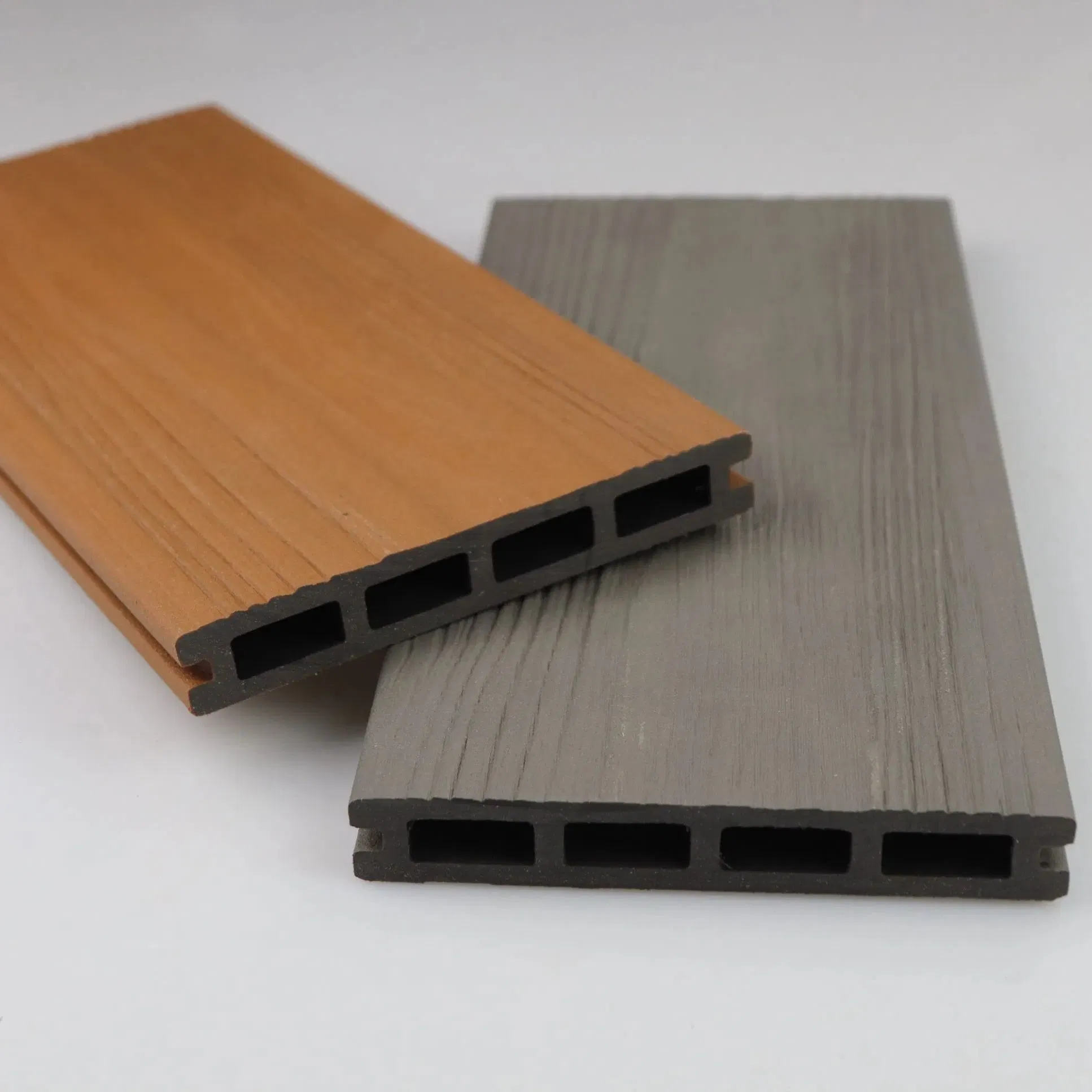 UV Resistane, Anti-Skidding WPC Outdoor Flooring Tile Composite Capped Decking Board