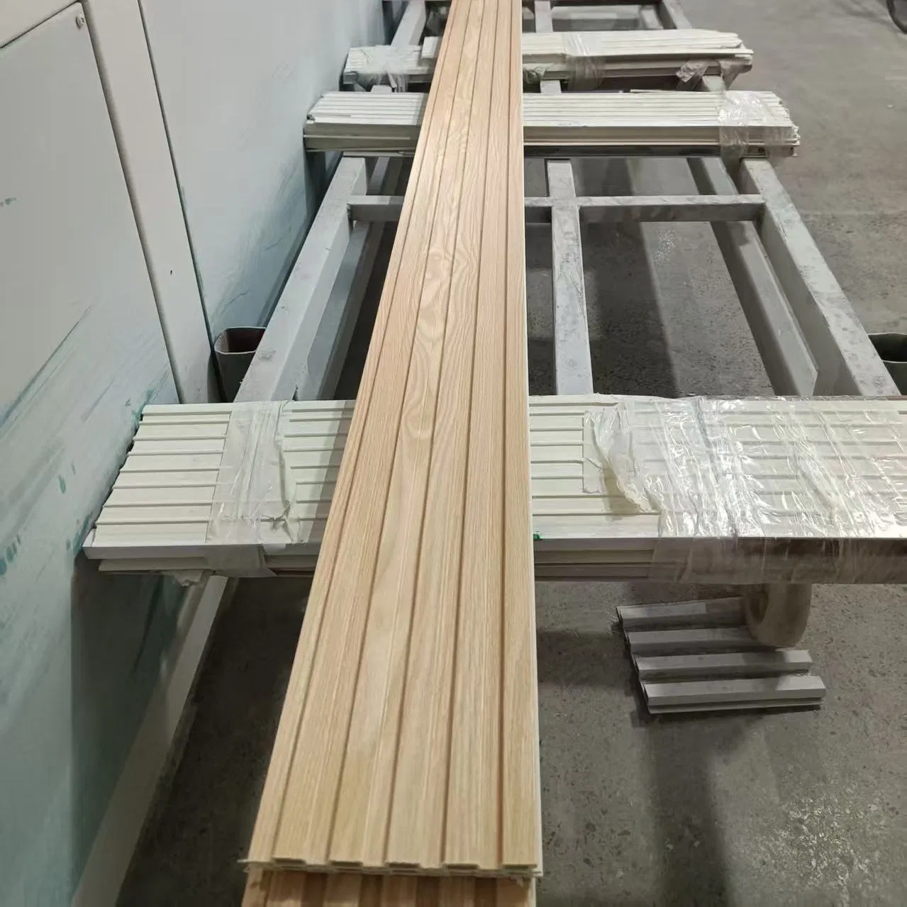 2026 Indoor Decorative PVC Wall Plastic WPC Fluted Fence Cladding Wall Panel