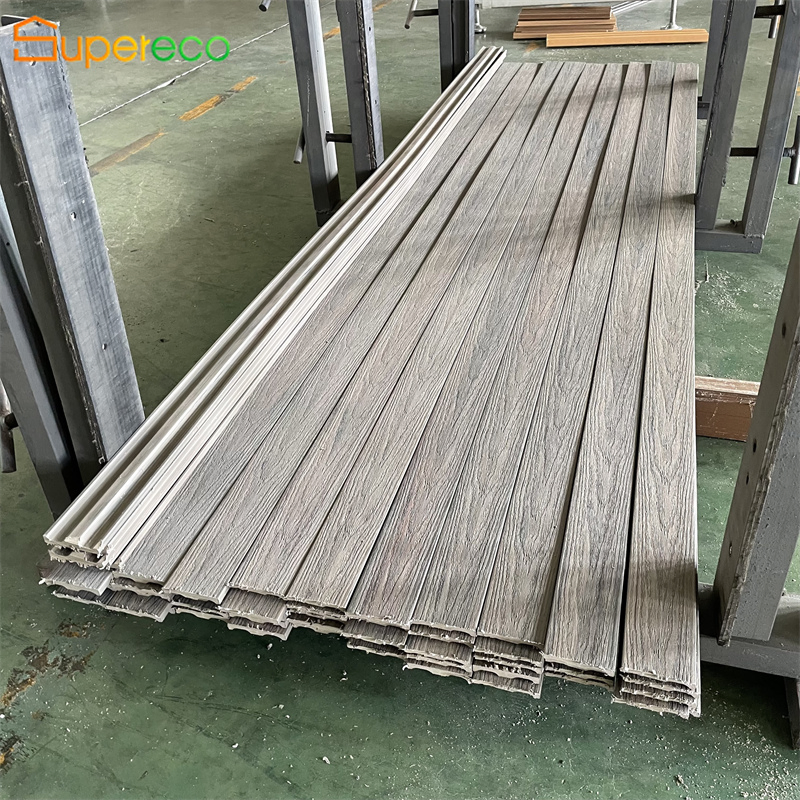 Co-Extrusion Composite WPC Decking Tiles 300X300mm WPC DIY Tiles Interlocking Decking Tiles for Outdoor Patio