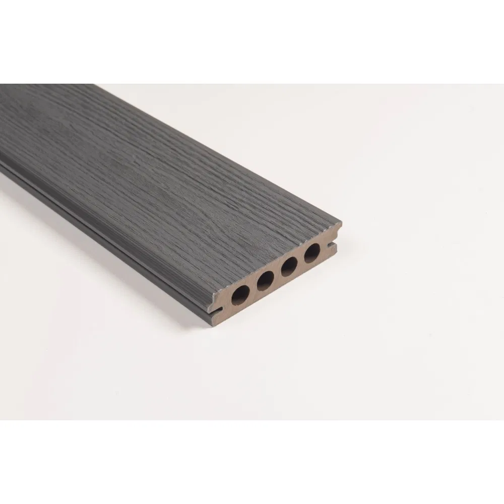 Residential WPC Decking Outdoor Flooring Wood Look Design Moisture Resistant Home Use