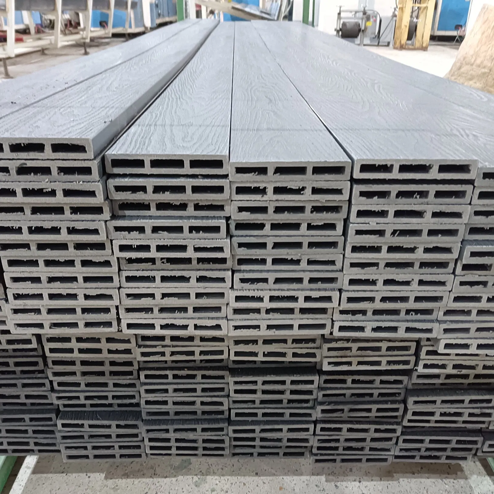 WPC Composite Flooring for Swimming Pool 25mm Thick Hollow Deck Plank