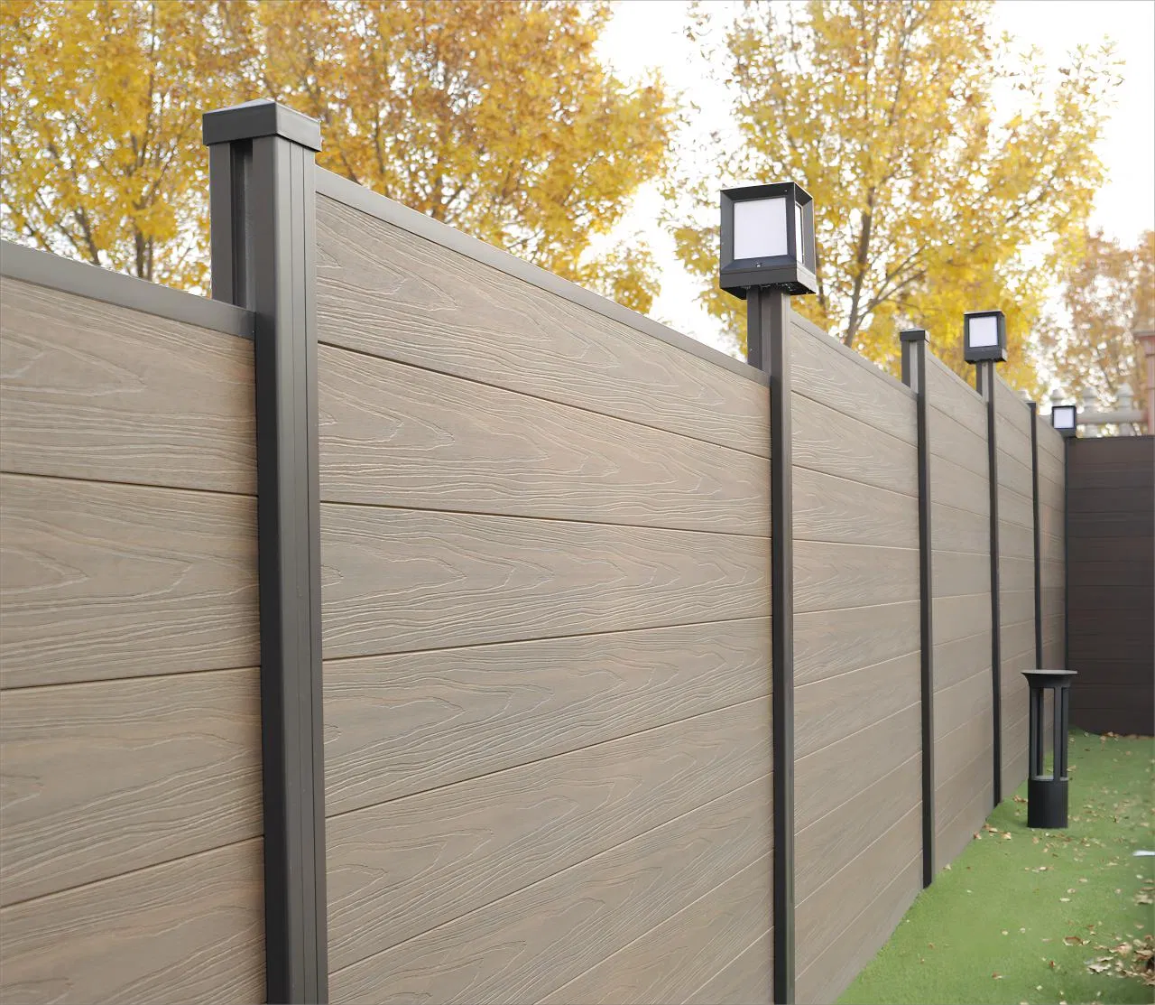 Outdoor Co-Extrusion Wood Plastic WPC Composite Fencing Garden Decorative Fence Panels
