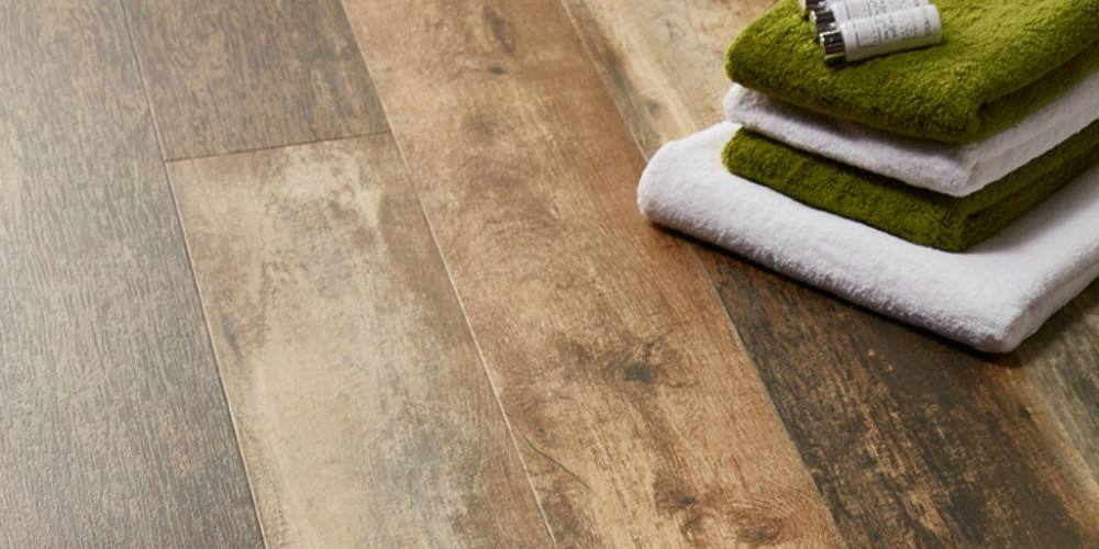 Indoor Usage WPC Decking Commercial Floor Wood Design Click PVC Flooring