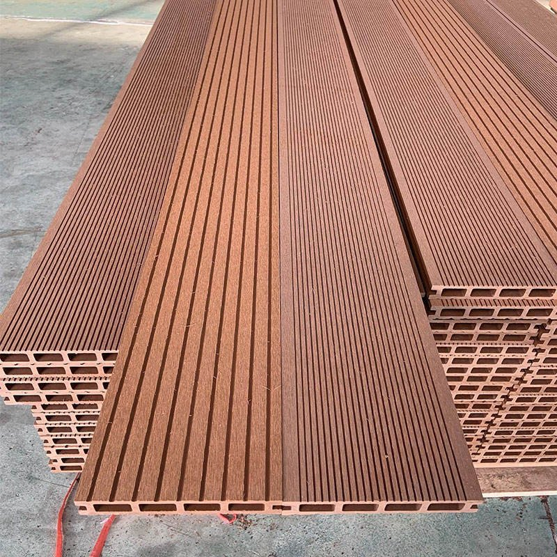 Hot Selling Popular Style Waterproof Fire Rated Wood Plastic Composite Flooring UV Rays Resistant WPC Decking Hollow Decking for Outdoor Use