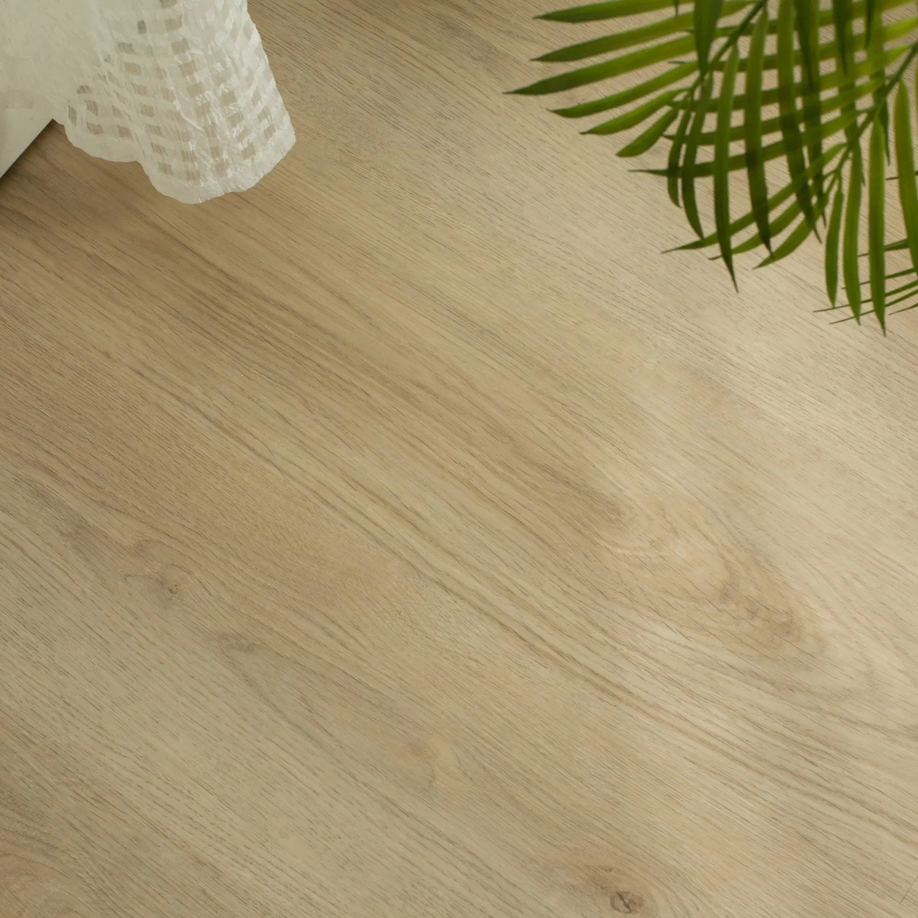 Modern Design WPC Hybrid Flooring with Anti-Slip and Fire-Resistant Properties for Home Floor