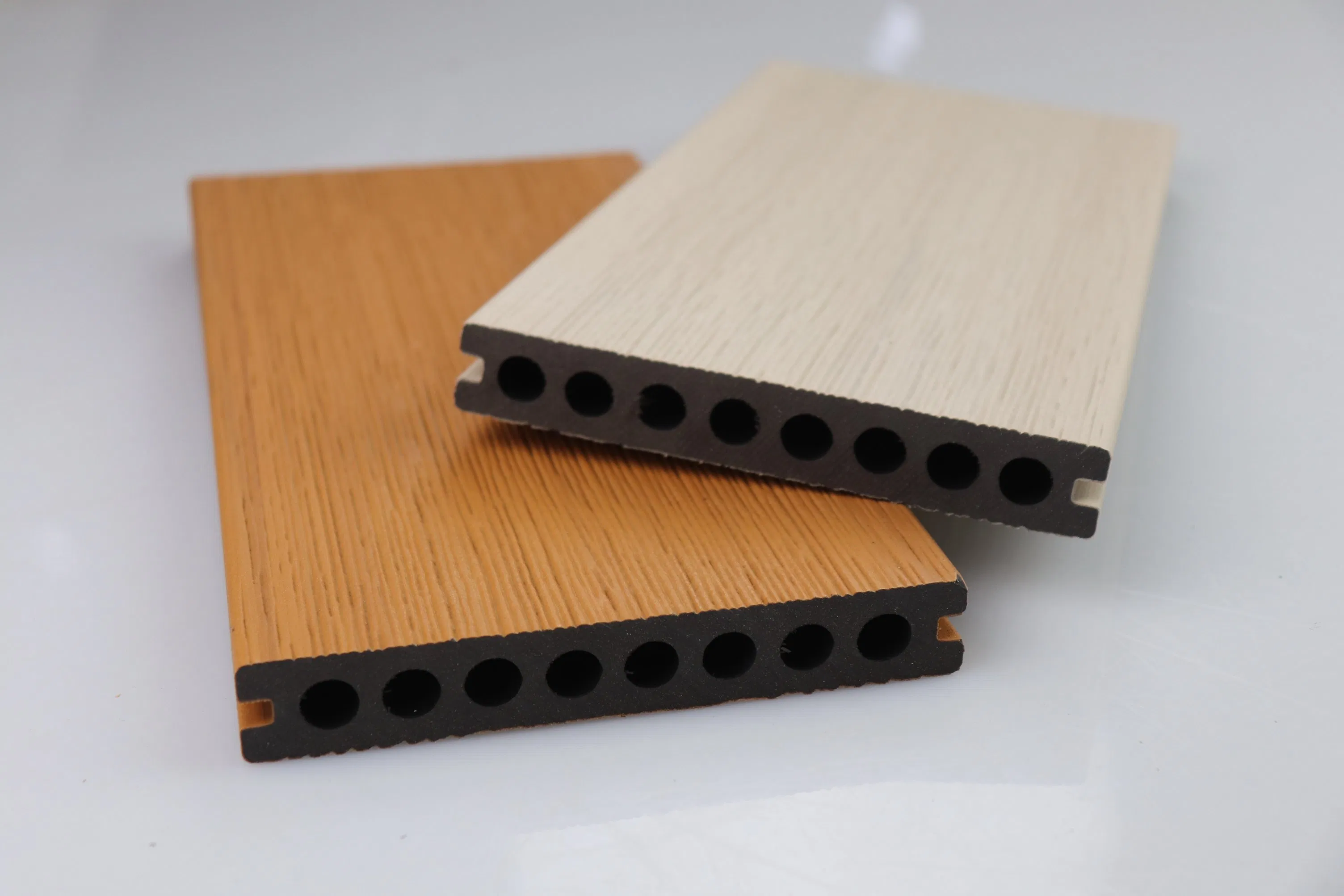 Maintance Free Waterproof WPC Outdoor Flooring Tile Composite Co-Extrusion Decking Board