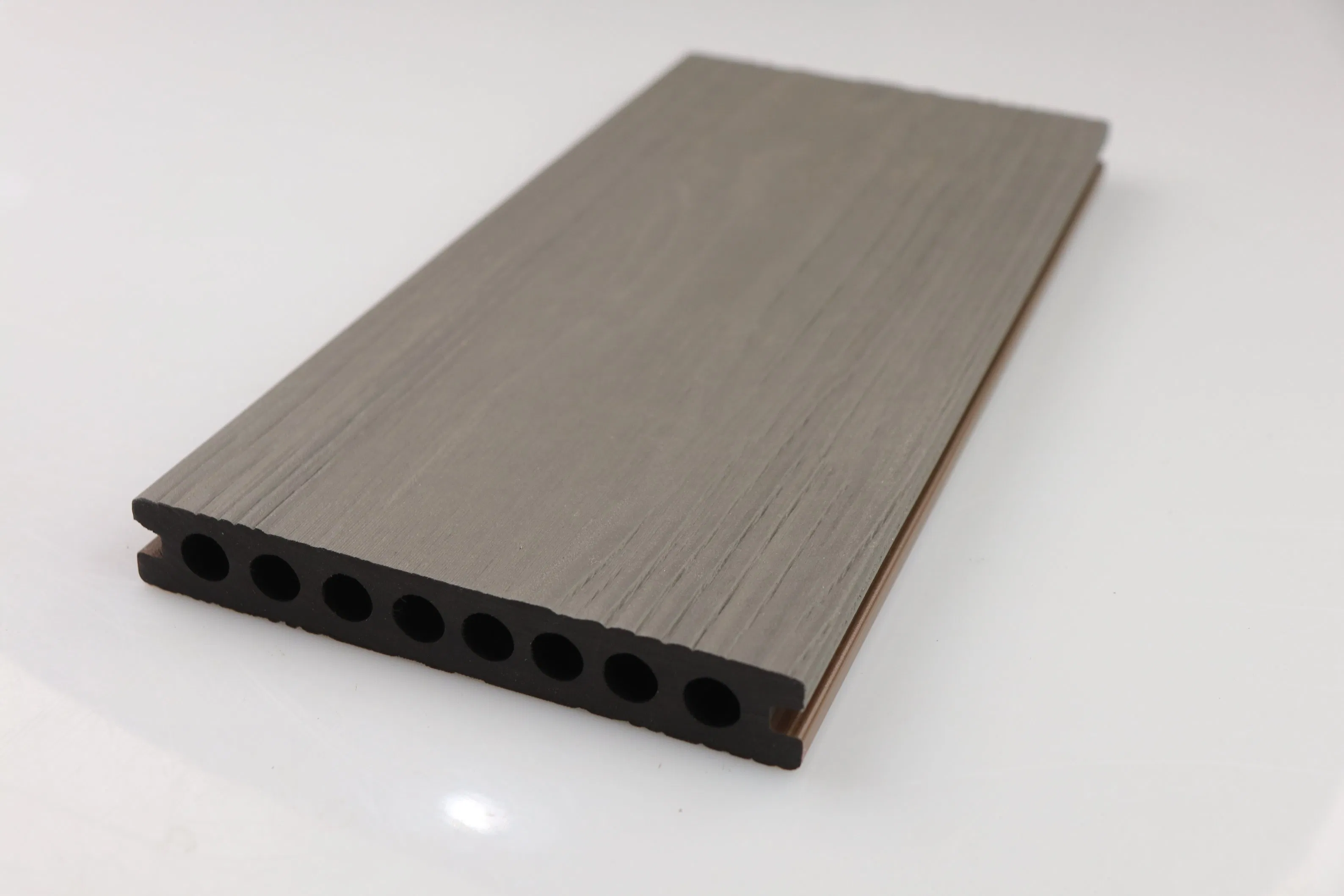 UV Resistane, Anti-Skidding Wood Groove Co-Extrusion Hollow WPC Decking