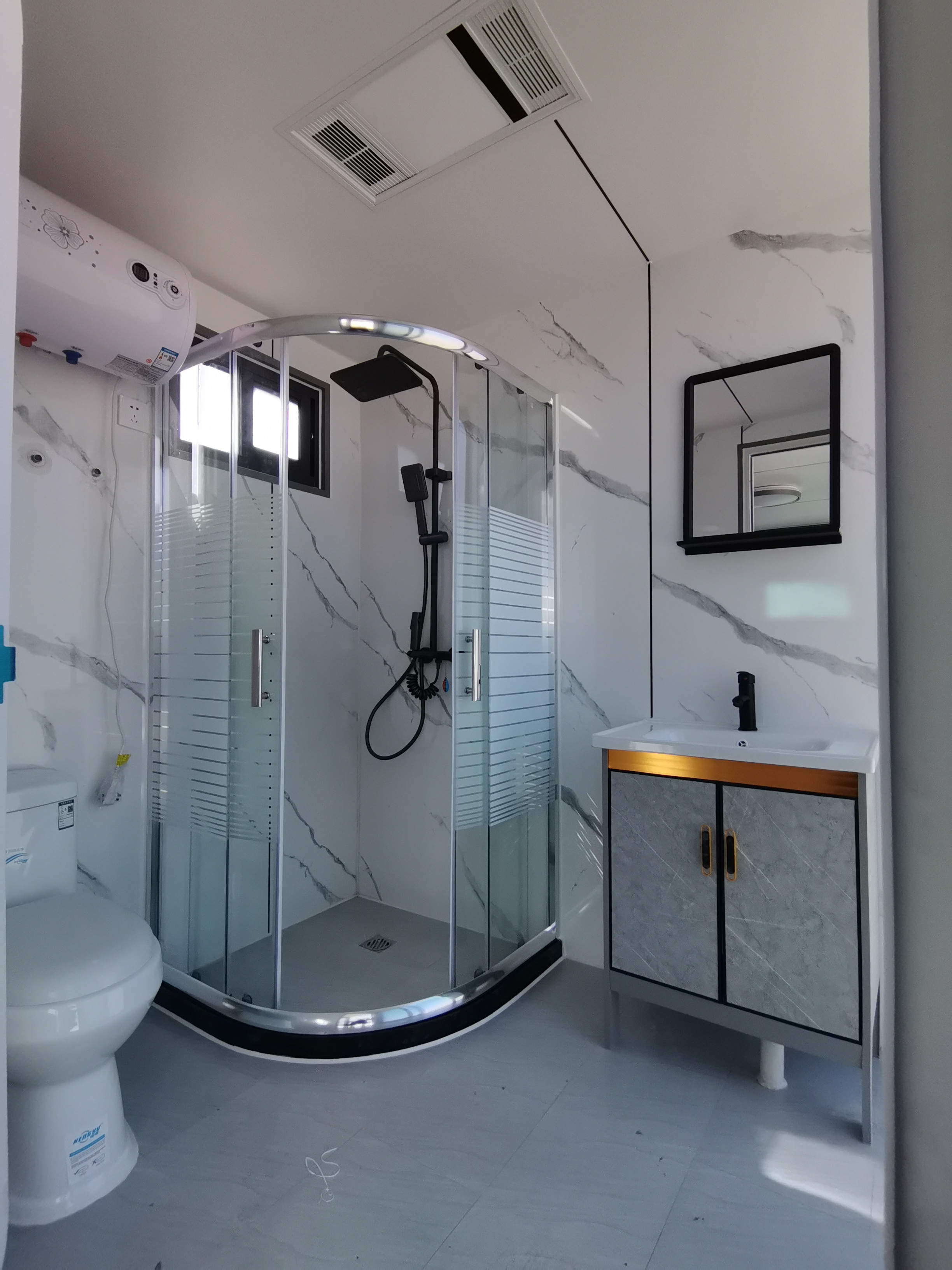 Prefab 40ft Luxury Capsule House 3 Bedroom Tiny Apple Capsule House Home Solar Space Capsule