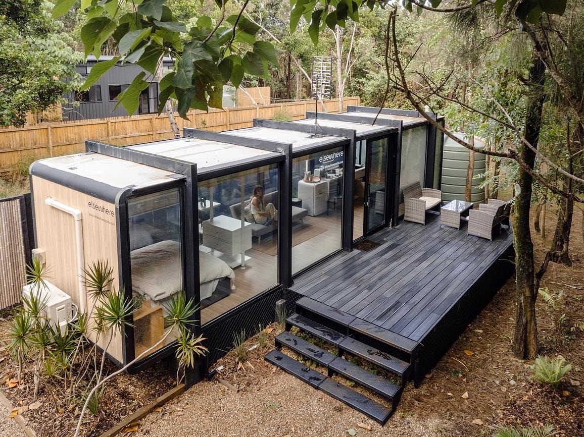 Compact Smart Modern Apple Tiny House Solution Space Capsule Prefab Cabin Glamping Pod Hotel Villa Shop Steel 40ft Courtyard