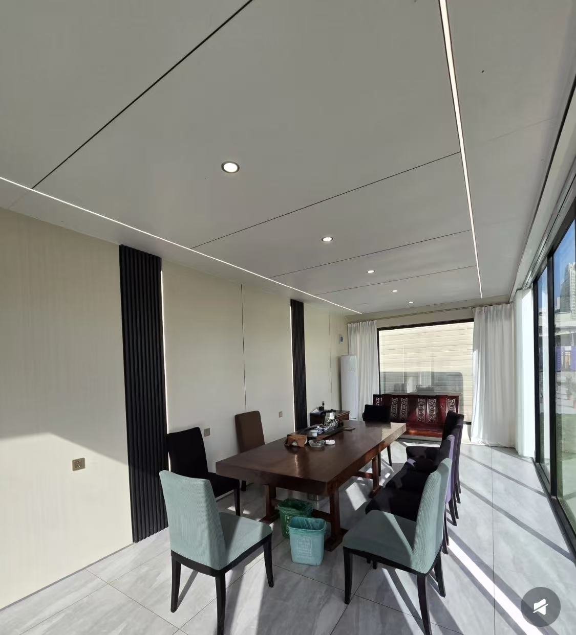 Modern Prefab Mobile Office Pod Steel and Sandwich Panel Mobile Cabin for Home Shop or Villa Use Apple Cabin House