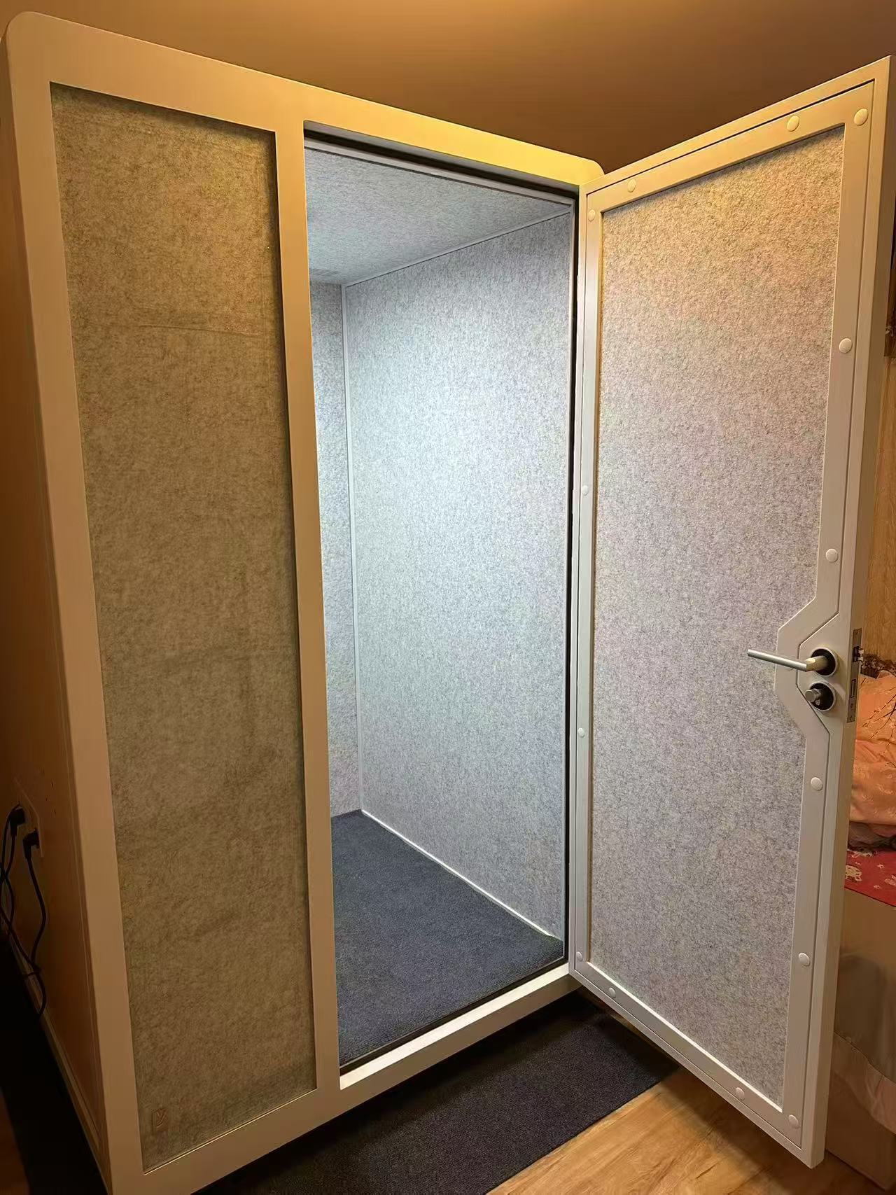 Modern Privacy Pods Calling Mini Phone Booth Resting Indoor Office Pods Power Supply Systems Ventilation Comfortable Space