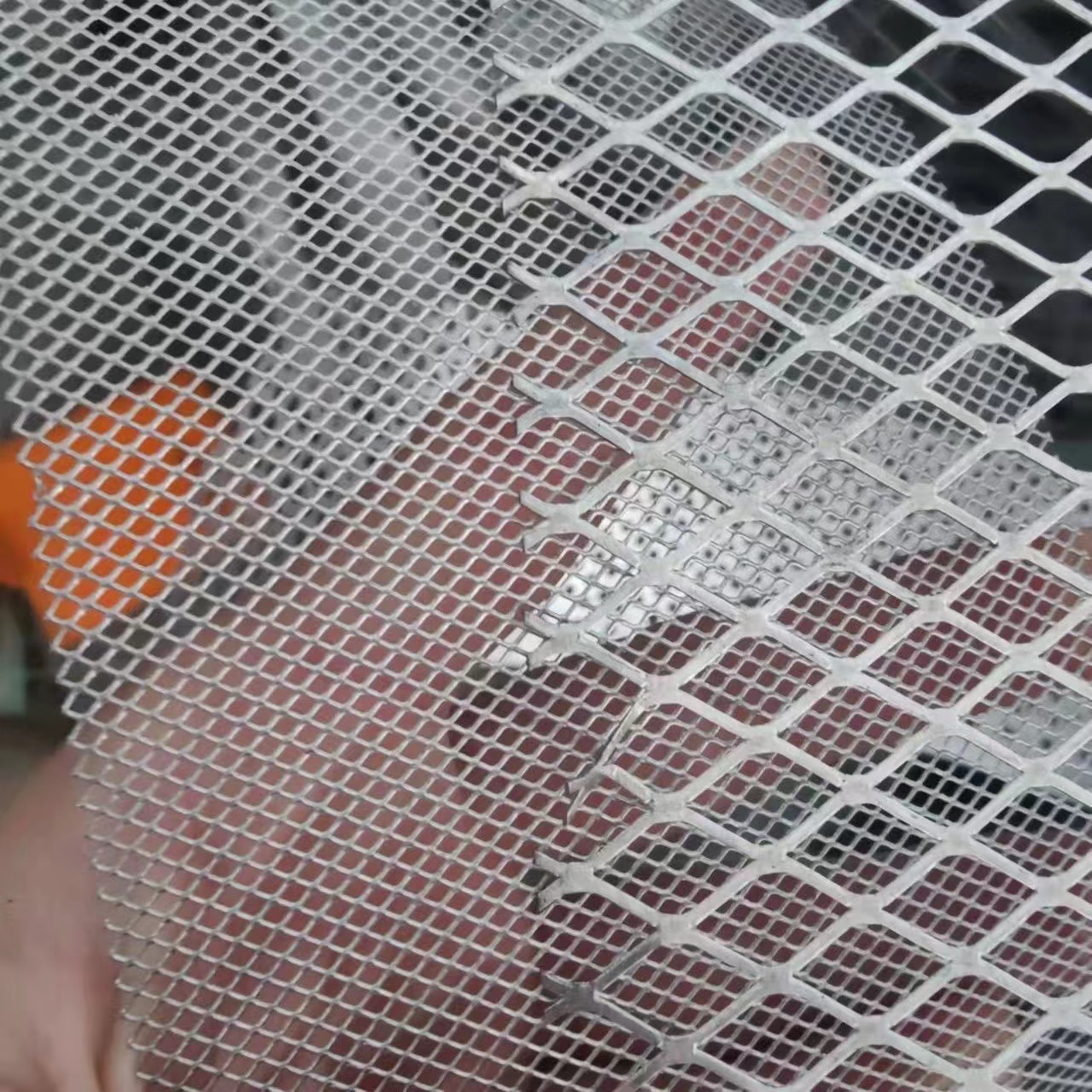 Customize Manufacturer's Direct Sales of High-Quality Galvanized Expanded Metal Coil Mesh