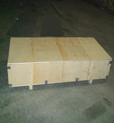 Wooden case packing