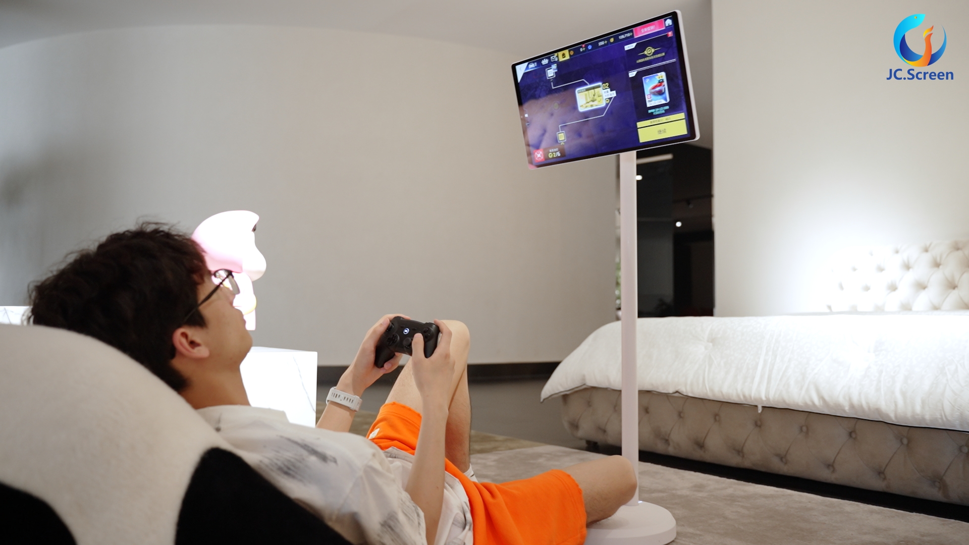 Kitchen Entertainment and Gaming