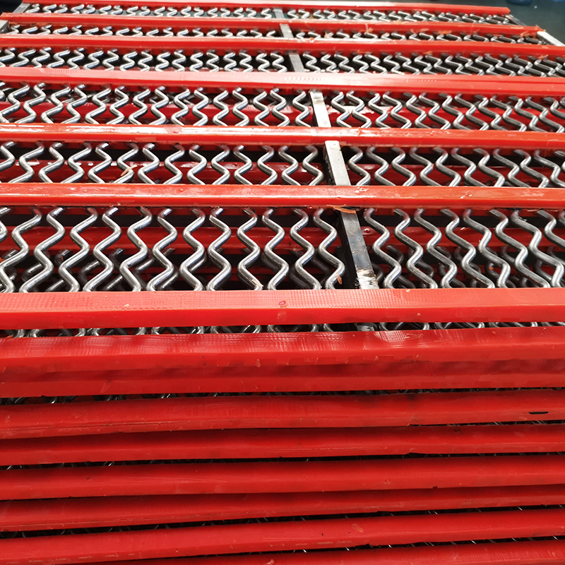 Factory Priced Anti-Blocking Black Wire Mesh Coil Plain Weave Woven Net Crimp Screen for Various Applications