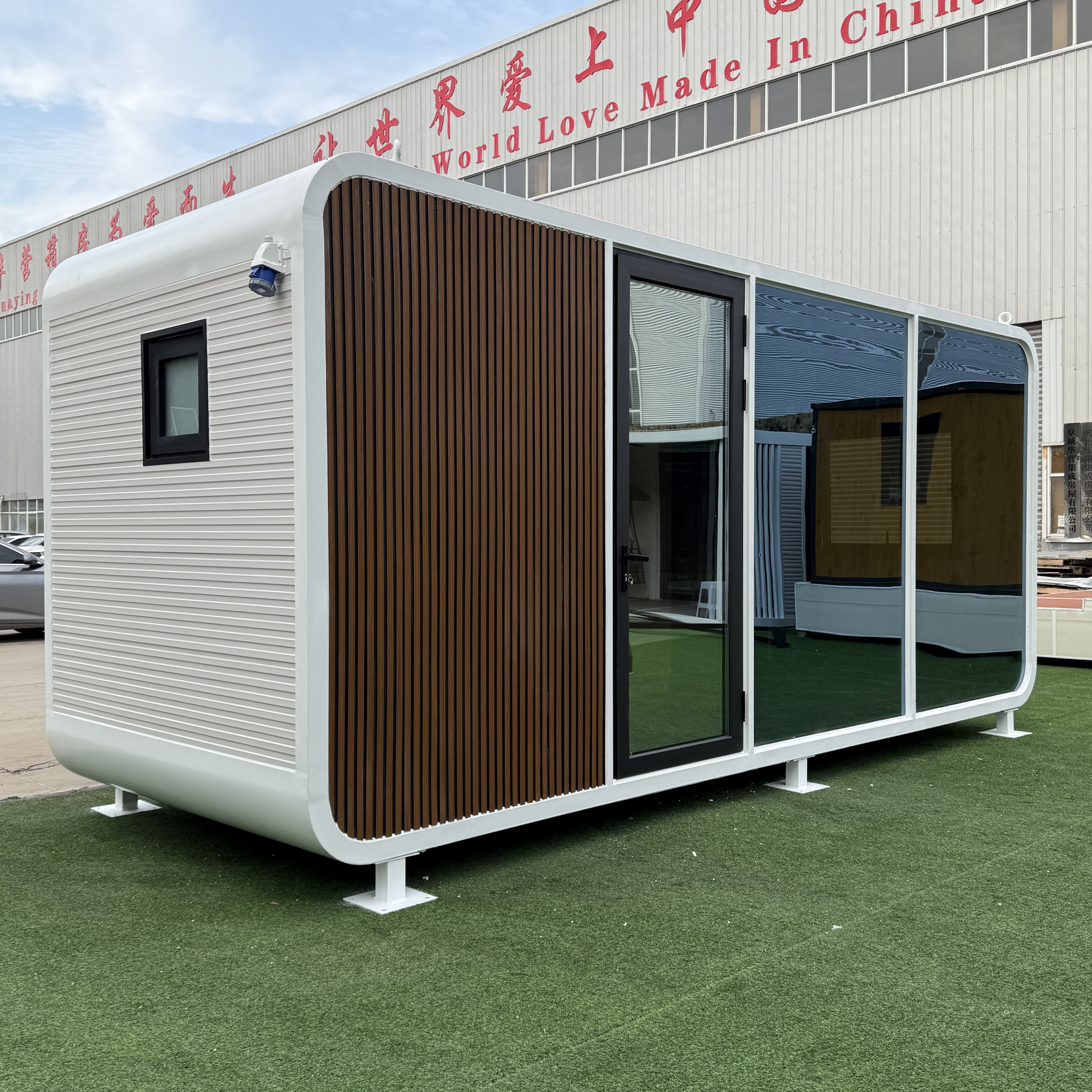 Spacious Durable Apple Glamping Pod-Large Interior Sturdy Build Weather-Resistant Sandwich Panel For Family Vacations Hotels