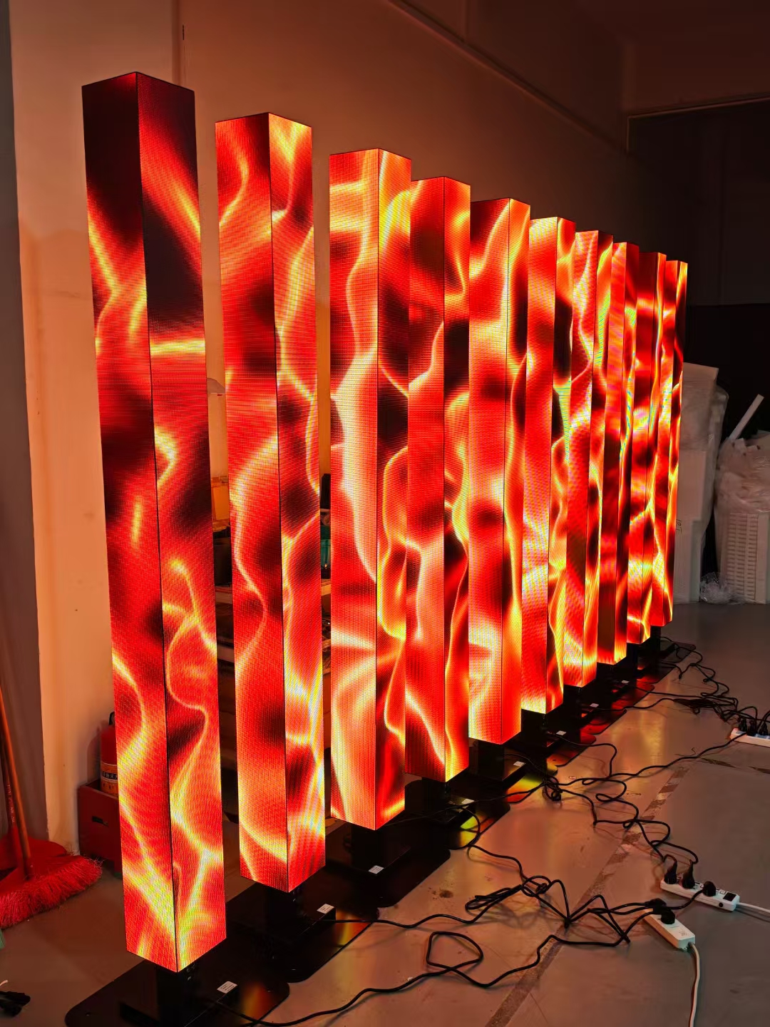 Indoor P1.86 LED Screen Advertising 3D Mini Magic Pillar Cube 960*160*160mm Wifi Control Customize 3840Hz Video Sound Player
