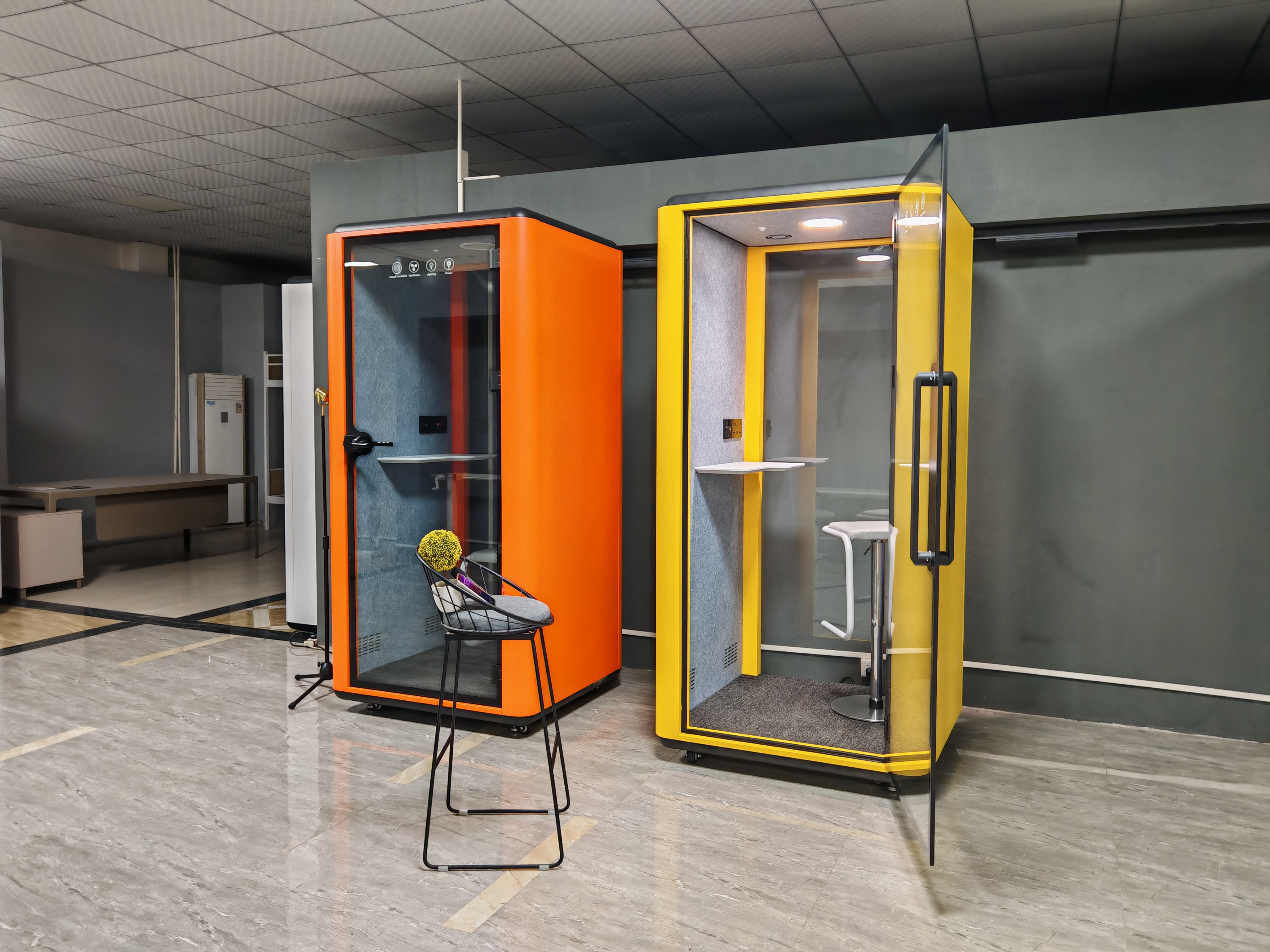Comine Modern Compact Indoor Soundproof Office Booth Single Person Privacy Pod for Calls Focus Work Video Warehouse Hotel