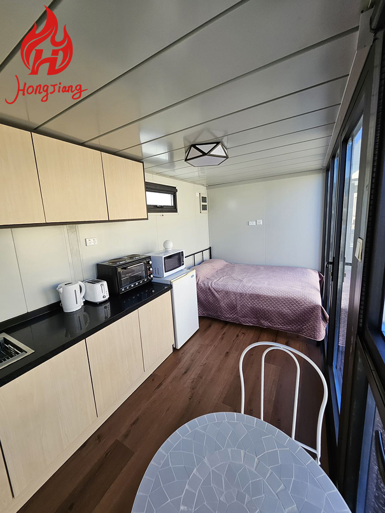 Modern Prefab Modular Apple Pod Cabin House Container House Compact Home Bedroom Apartment Home Office Insulated