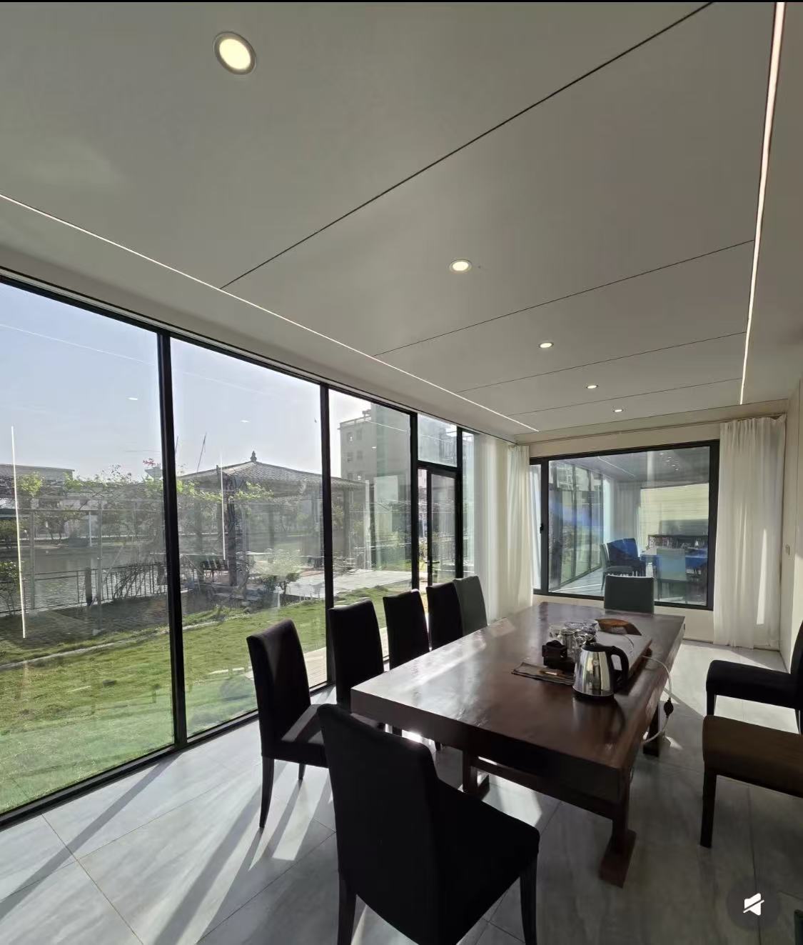 Modern Prefab Mobile Office Pod Steel and Sandwich Panel Mobile Cabin for Home Shop or Villa Use Apple Cabin House
