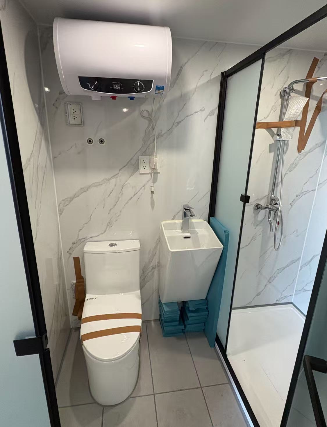 Modern Prefab Mobile Office Pod Steel and Sandwich Panel Mobile Cabin for Home Shop or Villa Use Apple Cabin House