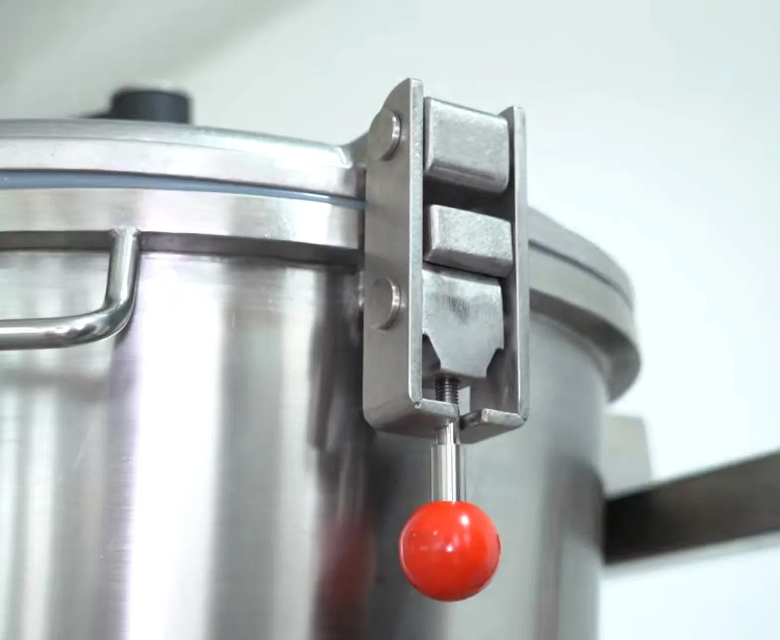 Professional Kitchen Blender for Restaurants Hotels and Commercial Food Preparation Equipment Supply