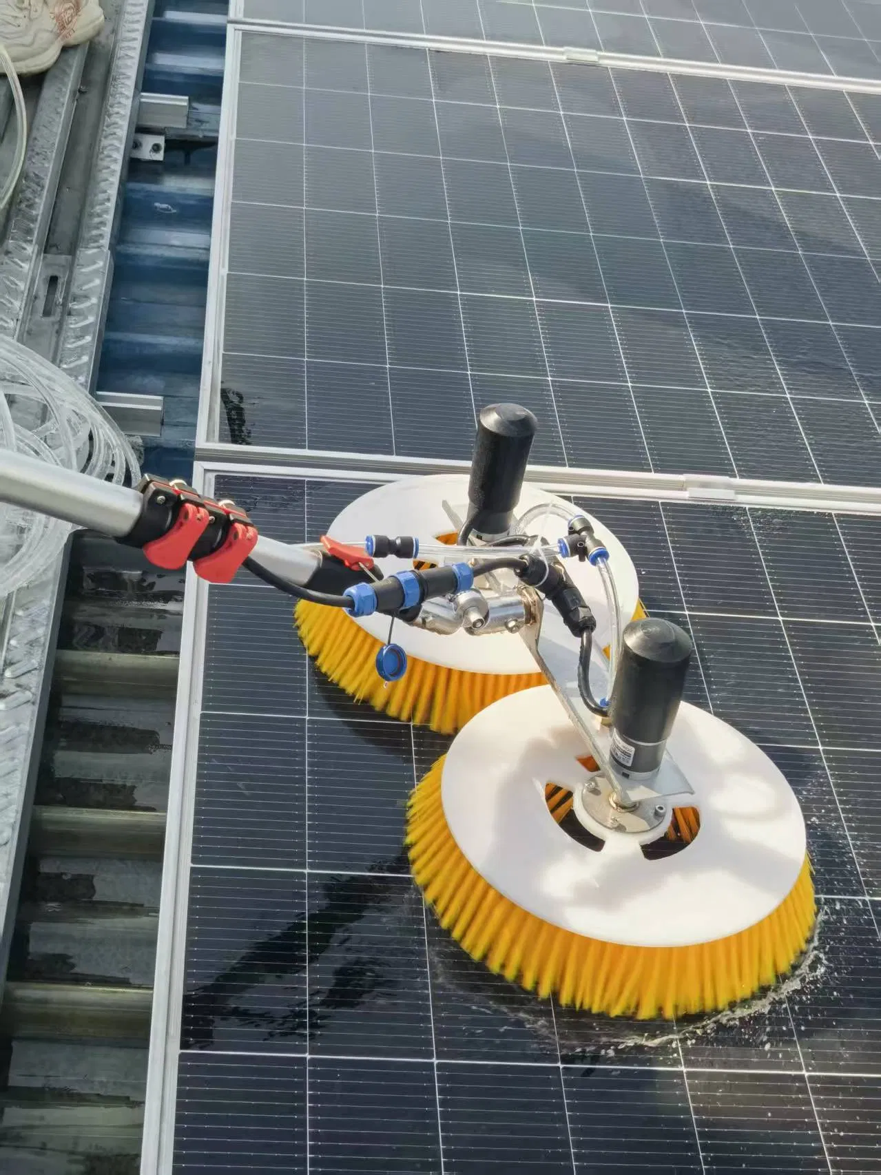 Solar Panel Cleaning Tools Dual Disc Cleaning Brush with Telescopic Rod and Pump