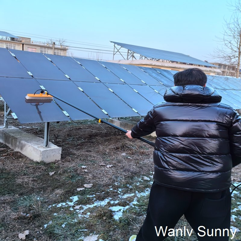High-Valued Solar Panel Cleaner Water Fed Pole Cleaning Brush Connected to Pump