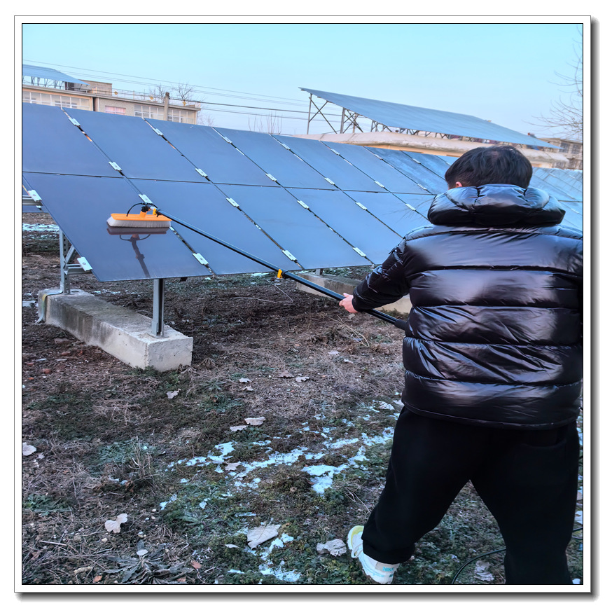 Extendable High-Altitude Cleaning Brush Water-Fed-Pole Solar Brush with Lifting-Pump