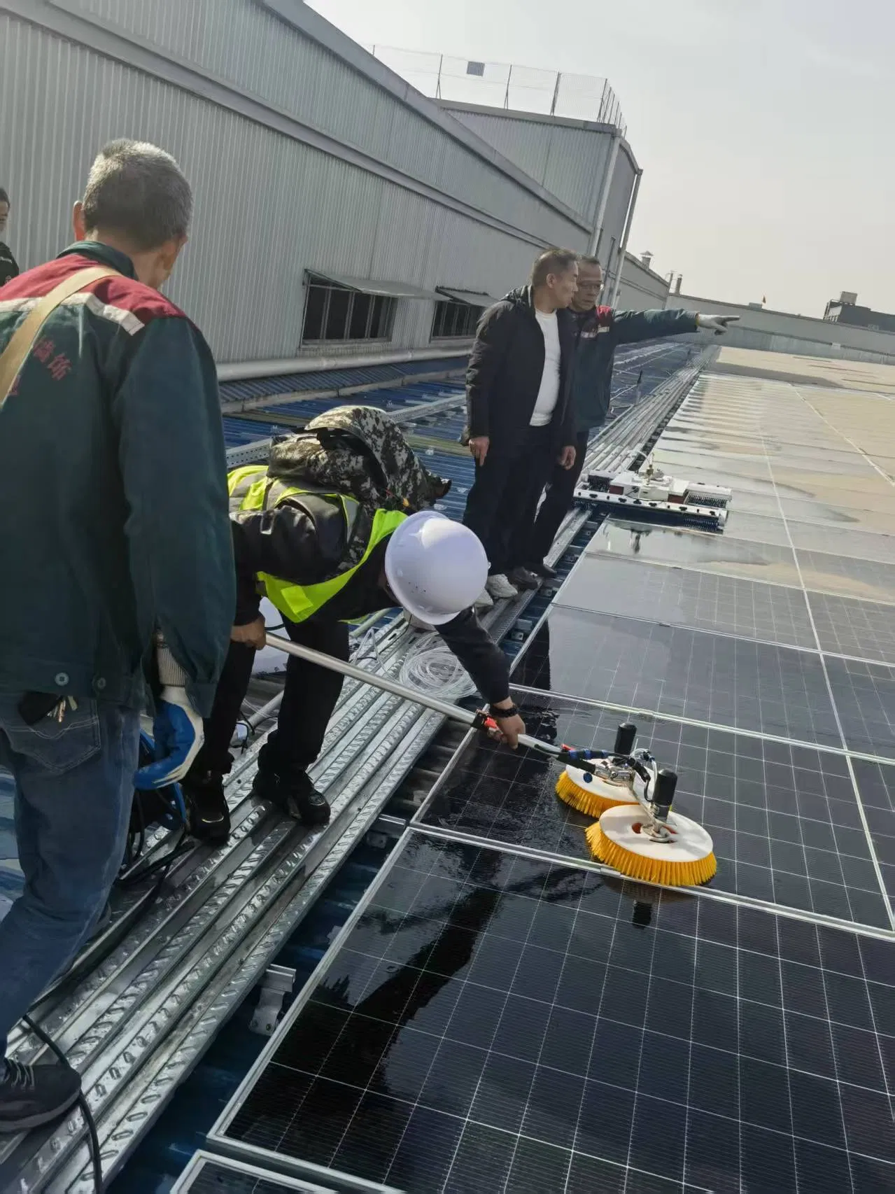 Solar Panel Cleaning Tools Dual Disc Cleaning Brush with Telescopic Rod and Pump