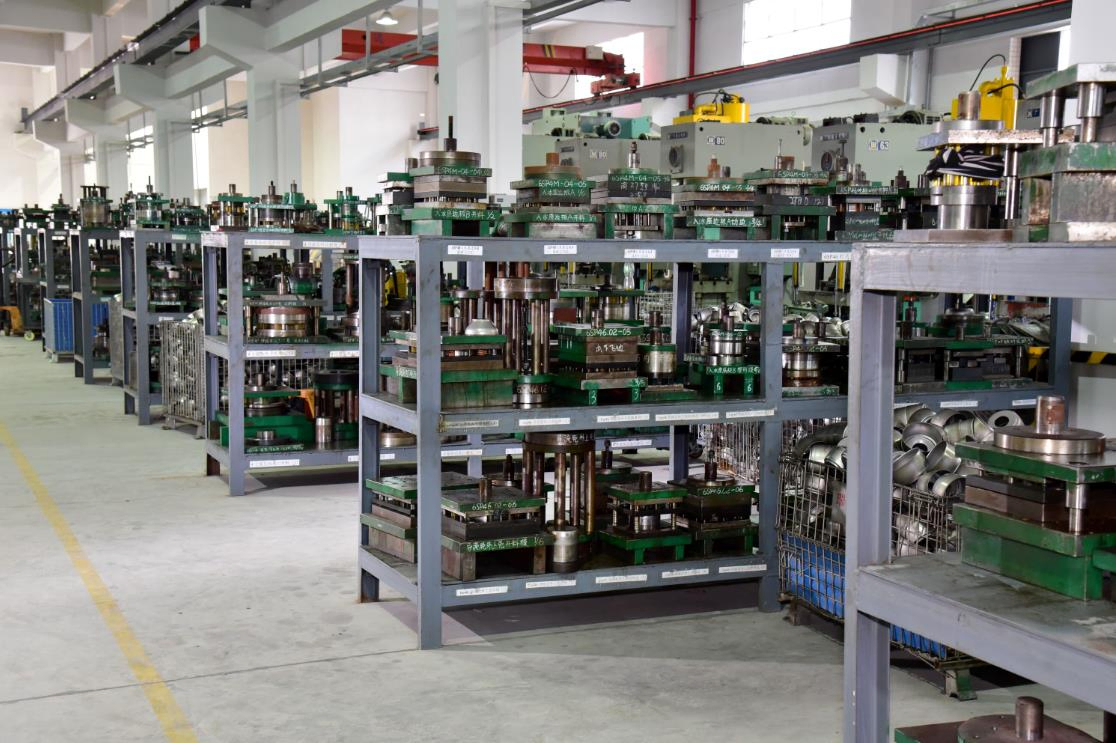 Portable High Head Submersible Deep Well Solar Powered Water Pump for Irrigation