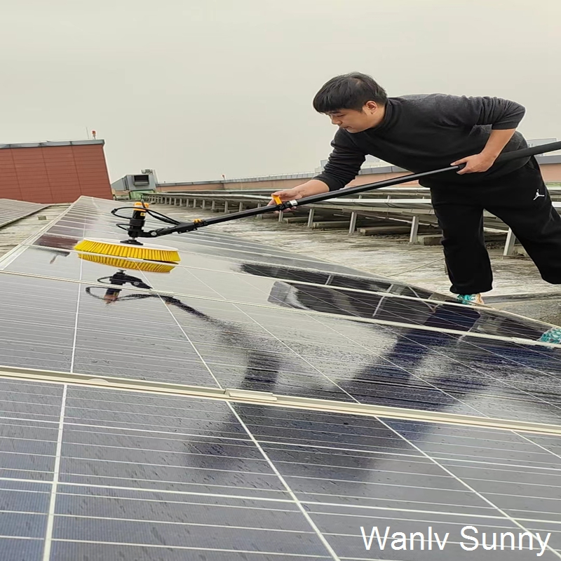 High-End Single-Head Rotary Brush with Water Pump for Solar Panels Cleaning