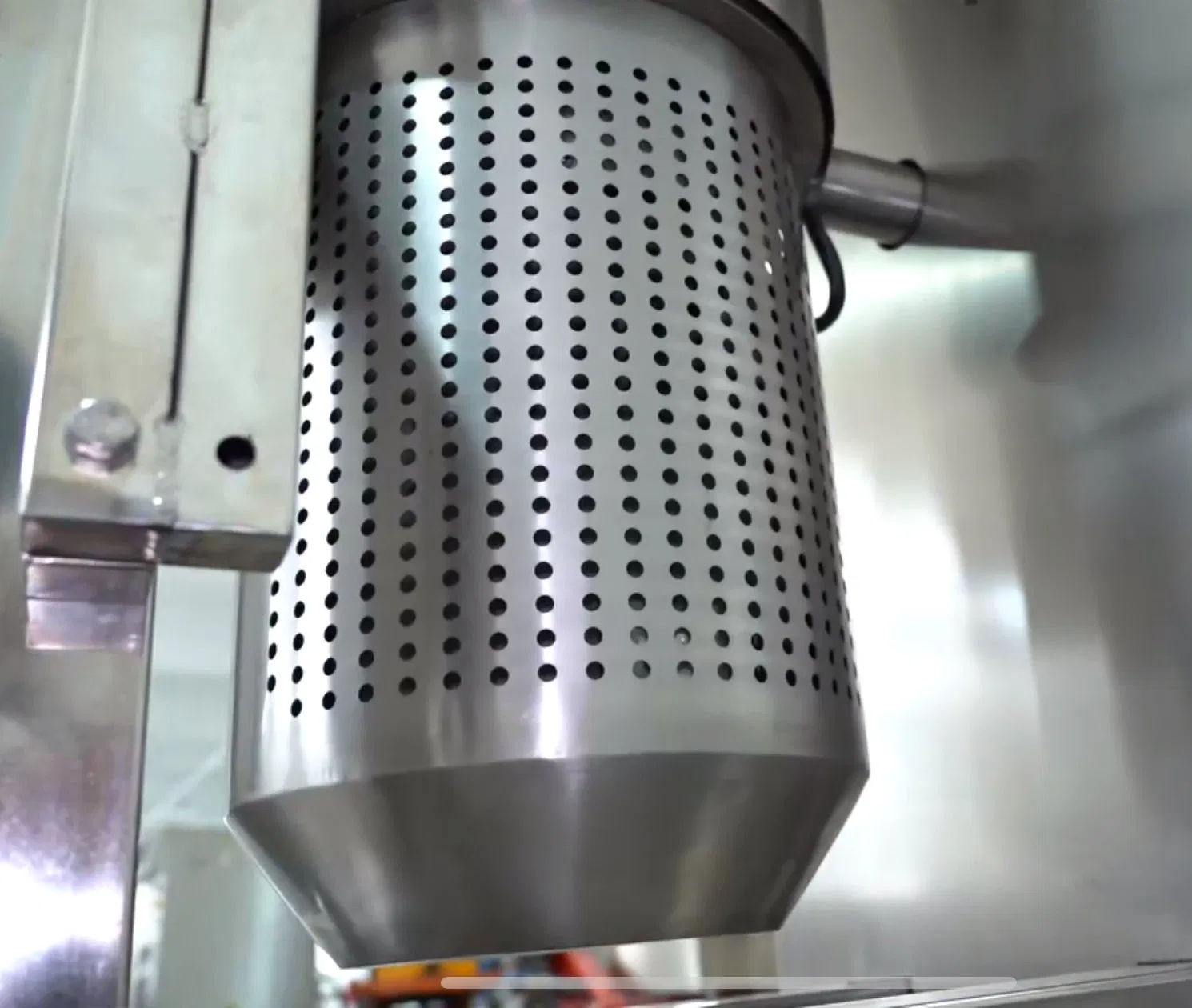 Professional Kitchen Blender for Restaurants Hotels and Commercial Food Preparation Equipment Supply