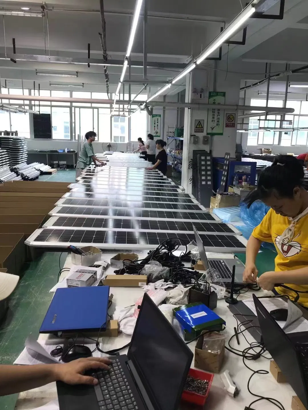 Outdoor Waterproof Road Solar LED Street Lights for Project Installation