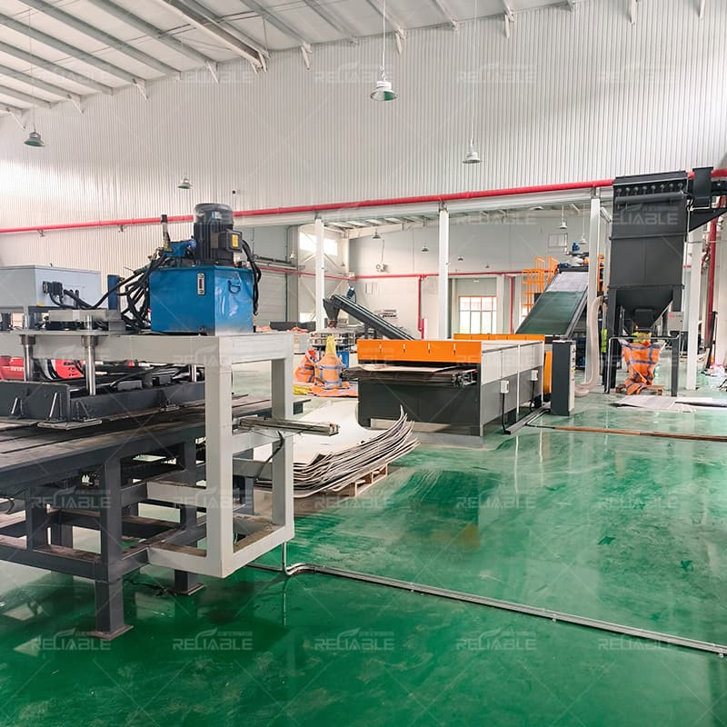 Professional Photovoltaic Solar Panel Recycling Equipment High Efficiency Waste PV Module Recycling Machine