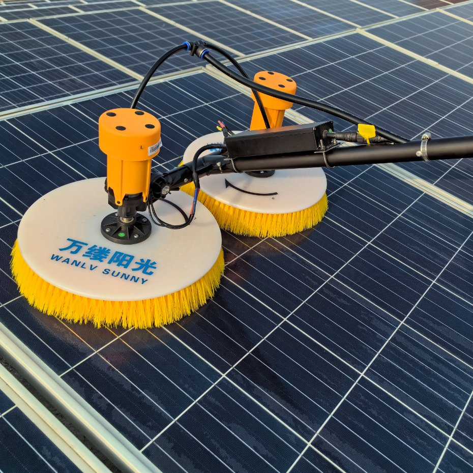 Factory-Price Solar Panel Cleaning Brush Water-Spray Cleaning Pole with High-Pressure Pump