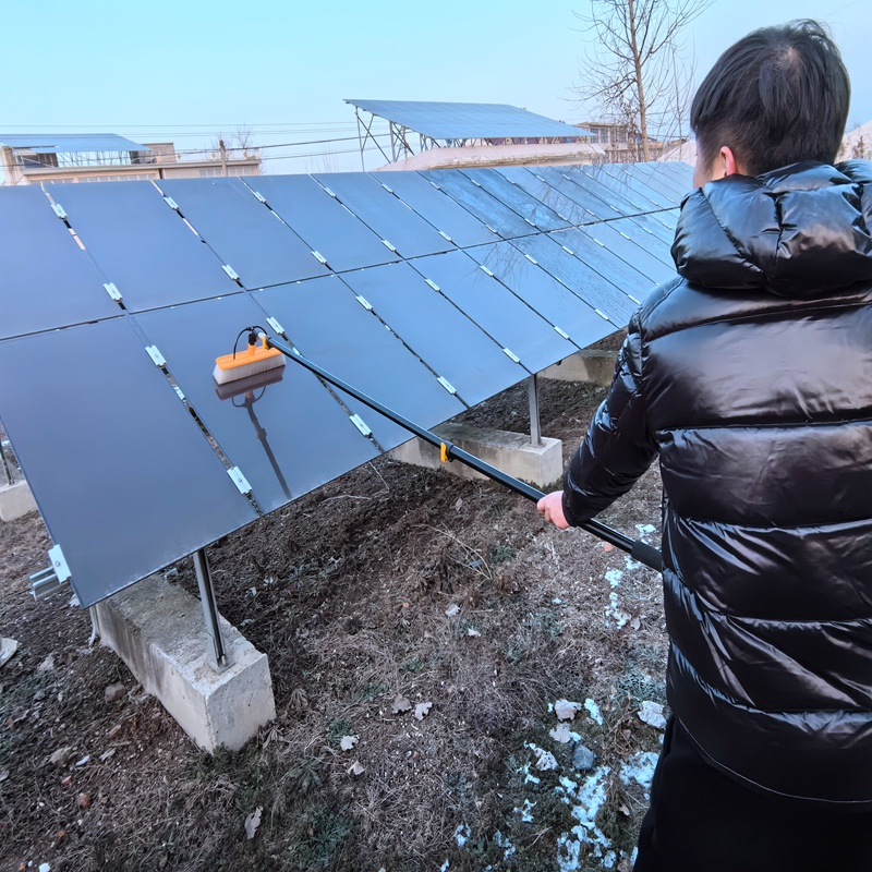 Ideal Solar Panel Cleaning Tool Manual Spray Cleaning Brush with Water Pump