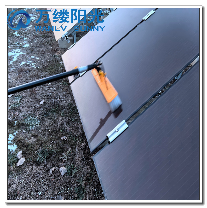 Water-Fed-Pole Solar Panel Cleaning Manual Brush with 4 Water-Jets and 120W DC-Water-Pump