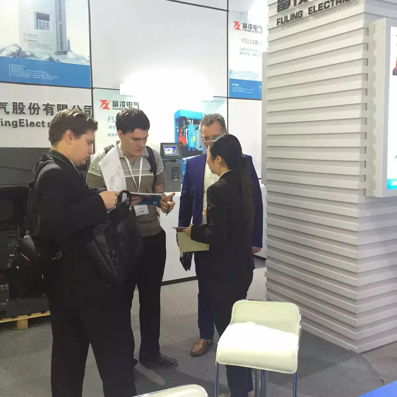 Folinn 380V 2.2kw Automatic Pump DC Motor Controller Solar Water Pump Controller