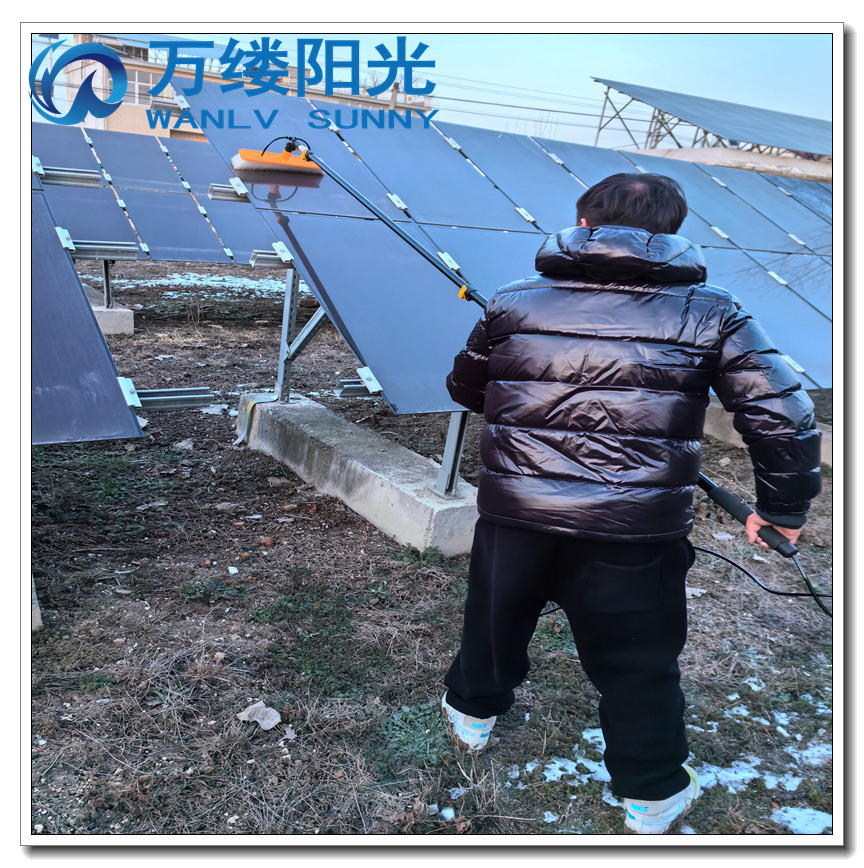Water-Fed-Pole Solar Panel Cleaning Manual Brush with 4 Water-Jets and 120W DC-Water-Pump
