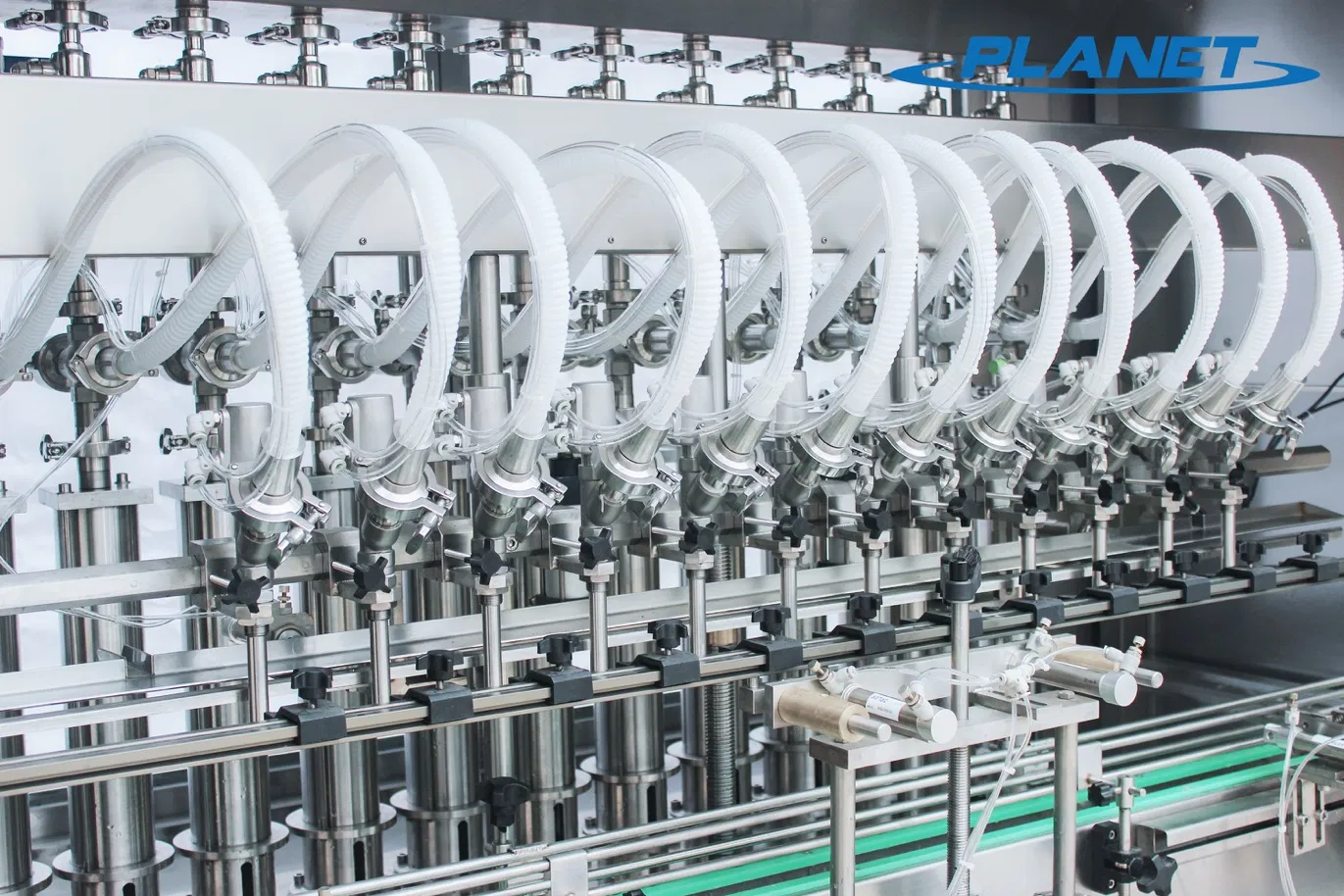 Hot Sale Multi-Head Linear Type Full Automatic Cosmetic Cream Lotion Shampoo Detergent Soap Bottle Liquid Servo Driven Volumetric Piston Filling Machine