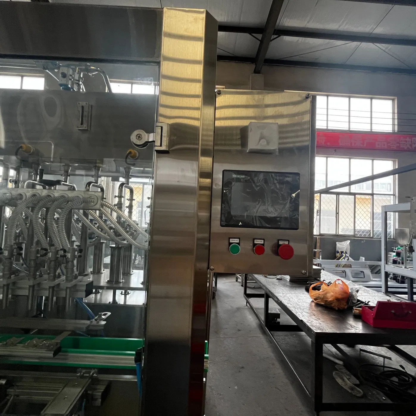 Fully Automatic Viscosity Liquid Filling Machine Piston Type Bottling Machinery