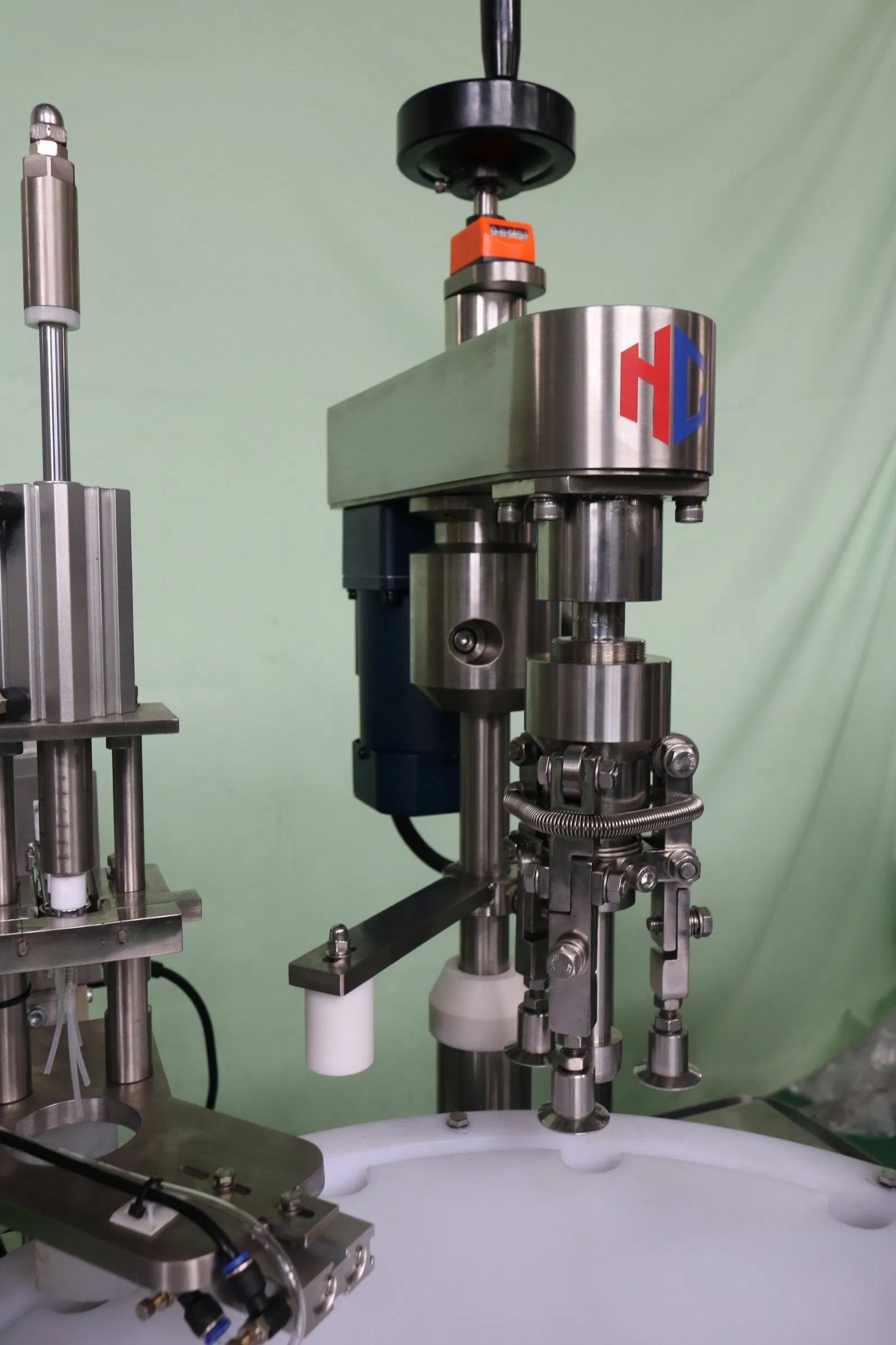 Automatic 4 Heads Explosion Proof Perfume Filling Machine Liquid