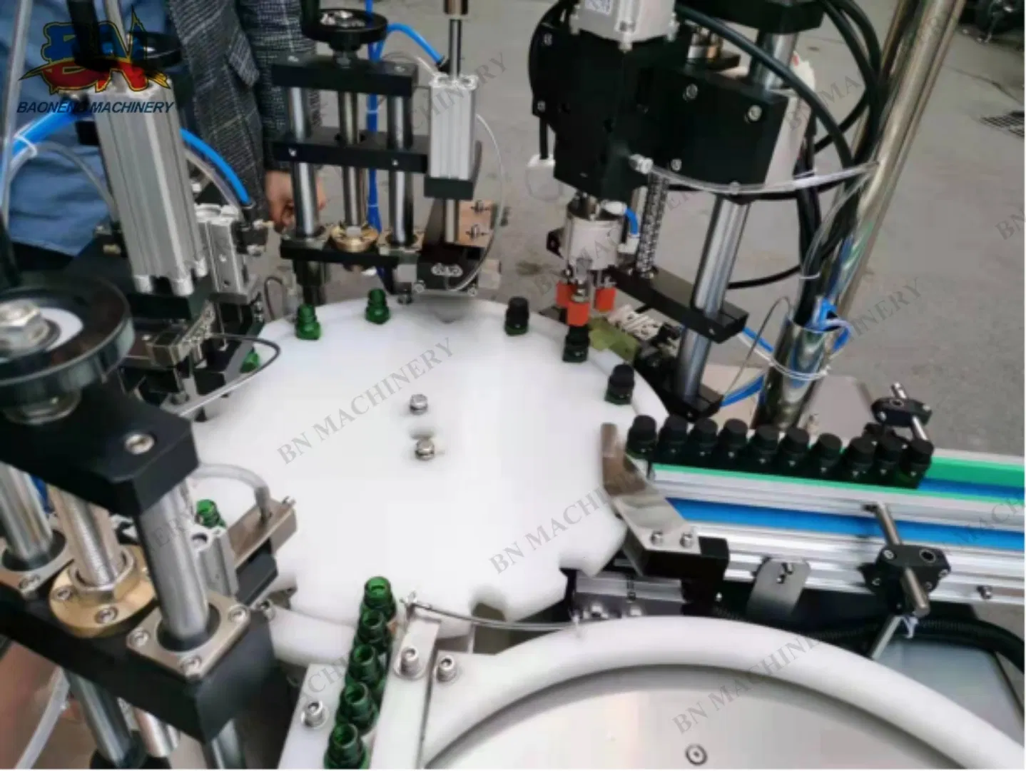 High Quality Liquid Gel Volumetric Vial Oil Bottle E Juice Vape Filling Machine