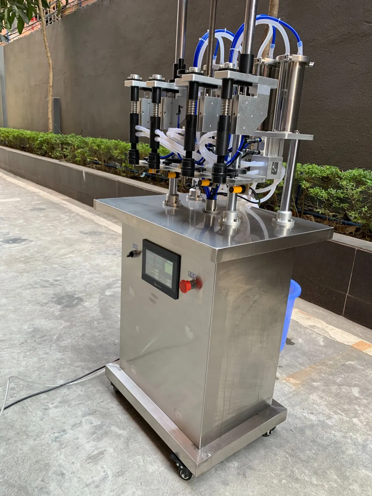 Hone Semi-Automatic Gravity Volumetric Vacuum Perfume Spray Filler Chemical Liquid Filling Machine