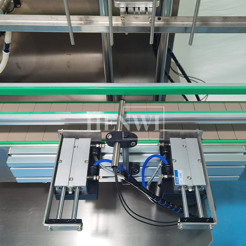 New Design Small Digital Magnetic Pump Low Viscosity Liquid Filling Machine Customized 2/4/6/8/10 Head Filling Nozzles