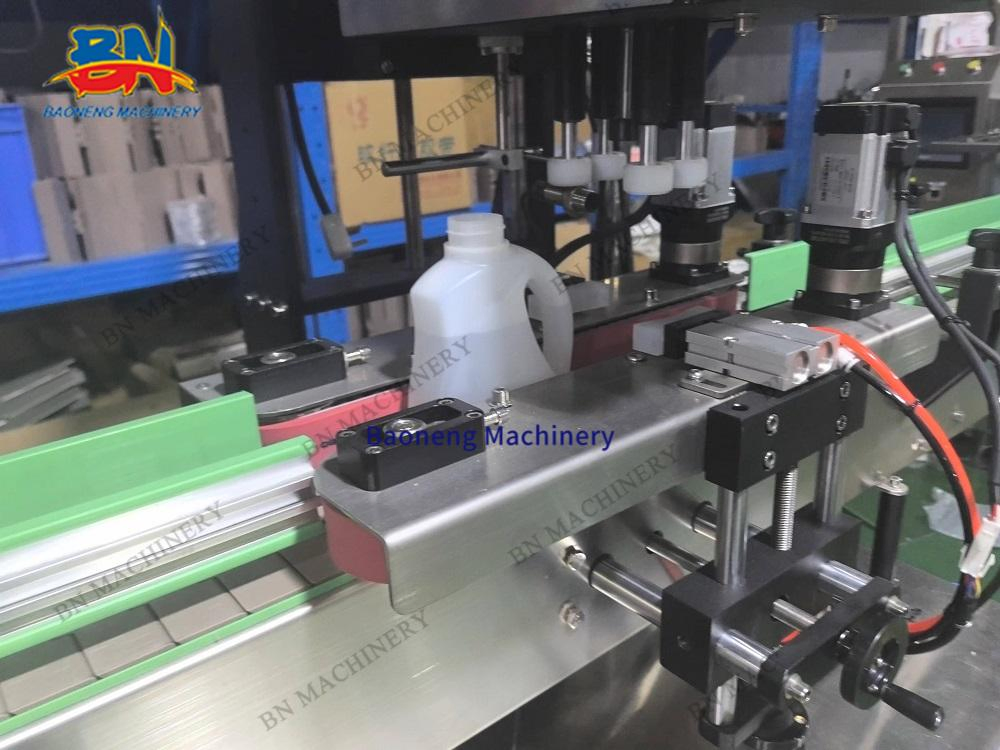 Automatic 4-Nozzle Servo Tracking Bottle Jar Liquid Oil Cream Filling Machine with Capping Line